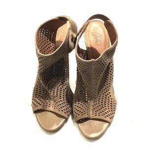 Joie tan wedge sandals suede